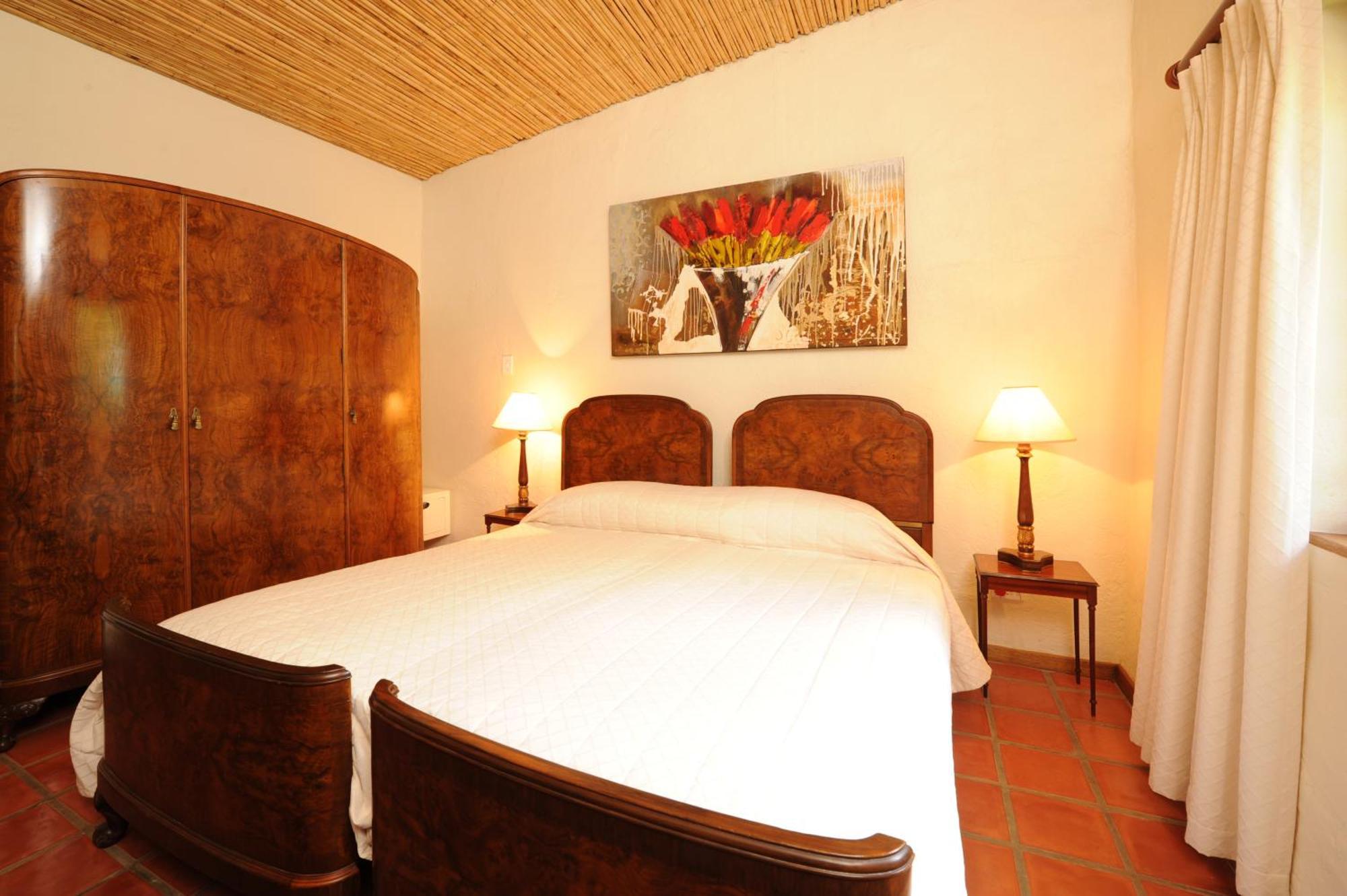 Amberg Country Estate Guest House Paarl Ruang foto